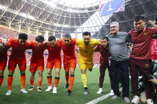 新民体育：中国足球 看“德国足球”的了！