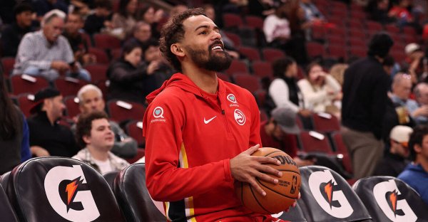 复出在即！特雷-杨明日对阵黄蜂出战成疑 此前已勾搭伤缺22场