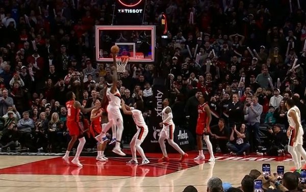 斯普利特：我以为伊森绝杀是个好球 因为它可能就差一两帧